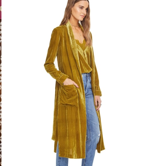 SOLD ♥️ ASTR Gold Velvet Duster Jacket - Picture 2 of 7